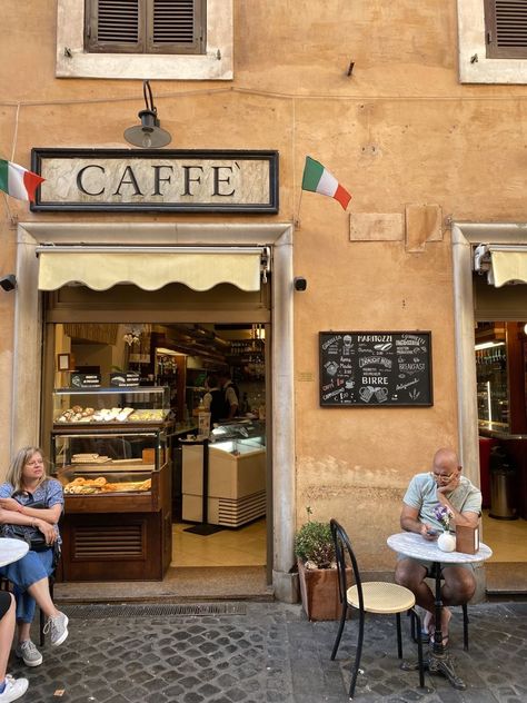 Italian Coffee Shop Aesthetic, Italian Bakery Aesthetic, Italian Coffee Aesthetic, Italian Cafe Design, Italy Coffee Shop, Italian Cafe Aesthetic, Rome Cafe, Italian Coffee Bar, Cafe In Italy