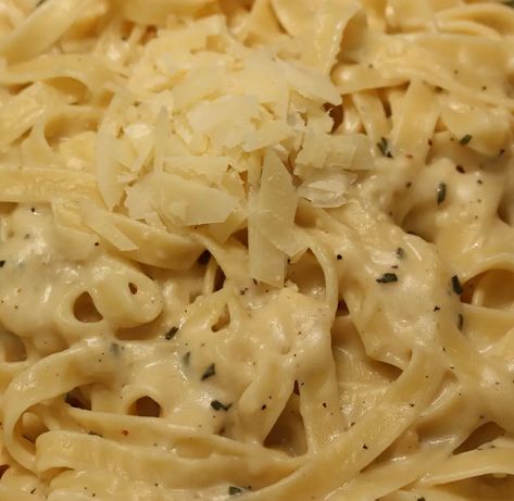 The Old Spaghetti Factory Alfredo Sauce Recipe Mini Antipasti, Old Spaghetti Factory, Spaghetti Factory, Tapenade Recipe, Sauce Spaghetti, Copy Cats, Alfredo Sauce Recipe, Alfredo Recipe, Copycat Restaurant Recipes