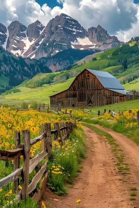 Old Barns Rustic, Barn Wallpaper, Abstract Watercolors, Hybrid Animals, Mountain Scenes, Barn Photography, Farm Photos, Barn Pictures, Fall Landscape Photography