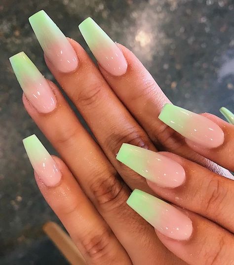 Green Ombre Nails, Unghie Sfumate, Green Acrylic Nails, Ombre Acrylic Nails, Thanksgiving Nails, Acrylic Nails Coffin Short, Summer Acrylic Nails, Nagel Inspo, Green Ombre