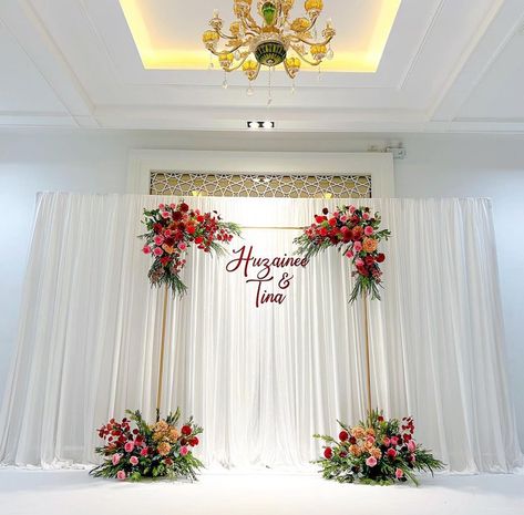 Stage Decorations Event Backdrops, Simple Stage Design, Dekor Lamaran, Event Backdrops, Project 2025, Minimalist Wedding Decor, Backdrop Decor, Simple Wedding Decorations, Wedding Simple