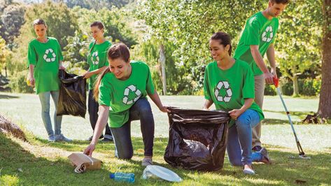 How to organize a neighborhood cleanup. Eco Home Sustainable Living, Sustainable Living Diy, Street Trash, Scrub Style, Environmental Activist, Pick Up Trash, Industrial Waste, Industrial Photography, Green Cleaning