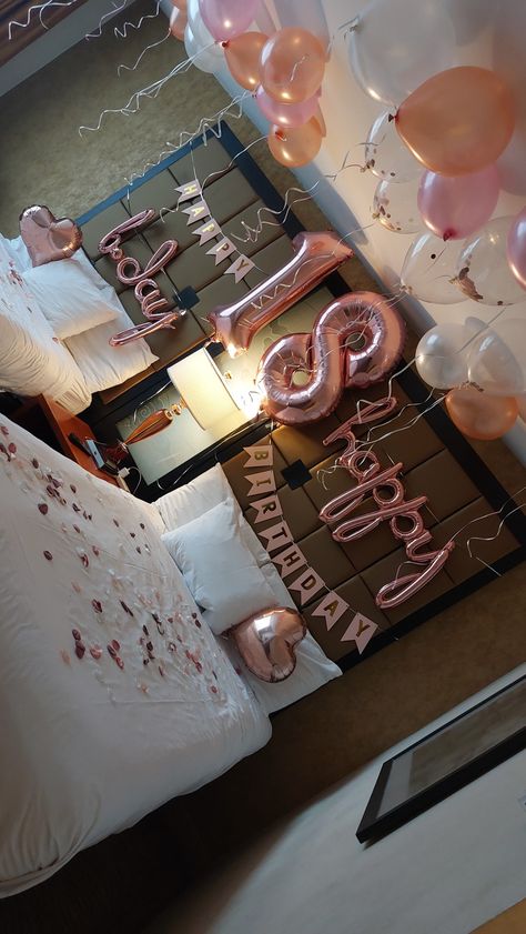 Birthday Bed Surprise, Hotel Rooms Birthday Ideas, 18th Birthday Decorations Hotel, 13 Birthday Hotel Party Ideas, 17 Birthday Bedroom Decorations, Hotel Rooms Decorated For Birthday, Hotel Birthday Ideas For Girlfriend, Cute Ways To Decorate Hotel Room For Birthday, 19th Birthday Room Decorations