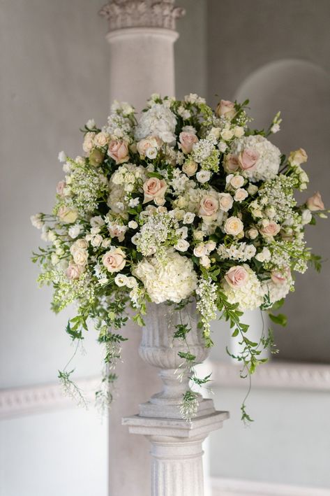 Classic Wedding Flowers, Chiswick House, Classical Wedding, Classic Wedding Inspiration, Church Wedding Flowers, Flower Urn, Easter Flower Arrangements, Calligraphy Workshop, Large Floral Arrangements