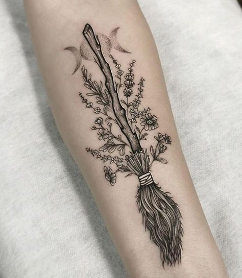 Tattoo Ideas Witchy, Witches Broom Tattoo, Witch Broom Tattoo, Tattoo Spells, Broomstick Tattoo, Broom Tattoo, Celtic Turtle, Dice Tattoos, Witch Tattoos