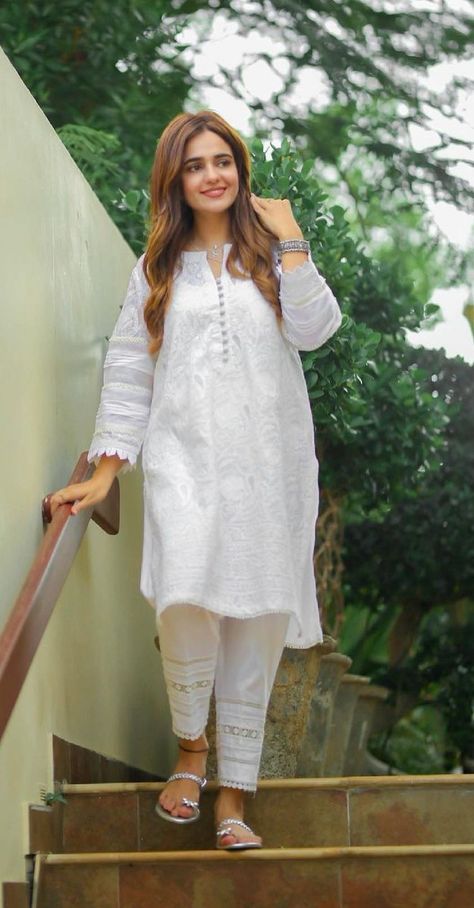 Net Designer Dresses, Net Fabric Dresses, Casual Suits, Dresses Design, Simple Kurti Designs, Pakistani Fashion Casual, Stylish Short Dresses, Pakistani Dresses Casual, Stitch Work