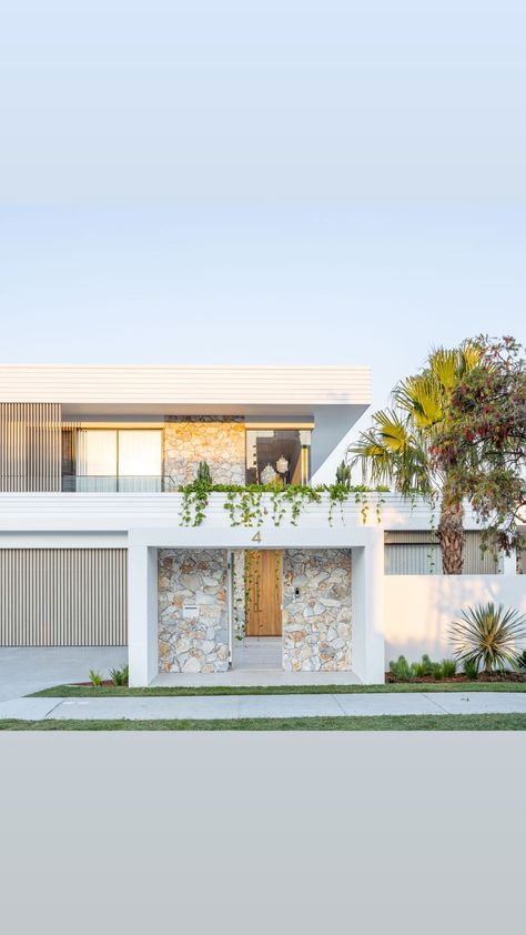 SURFHOUSE = @burleighconstructions House Mediterranean Modern, Modern Coastal Facade Australia, Mederteranian House, Gate House Design, Kizimkazi Zanzibar, Modern Coastal Home Exterior, Modern Coastal Exterior, Front Elevation Designs Modern, Coastal Facade