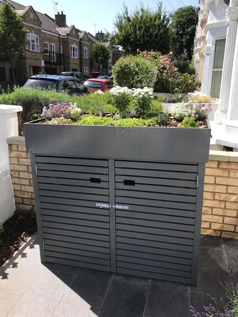 Bin Store Garden, Front Garden Ideas Driveway, Terrace House Exterior, Garden Ideas Driveway, Garden Ideas Uk, Kleiner Pool Design, Bin Shed, Small Front Gardens, Kerb Appeal