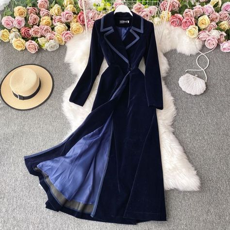 Long Jackets For Women, Chiffon Long Dress, Windbreaker Jacket Women, Mode Hippie, Flora Dress, Black Velvet Blazer, Suit Collar, Preppy Dresses, Velvet Suit