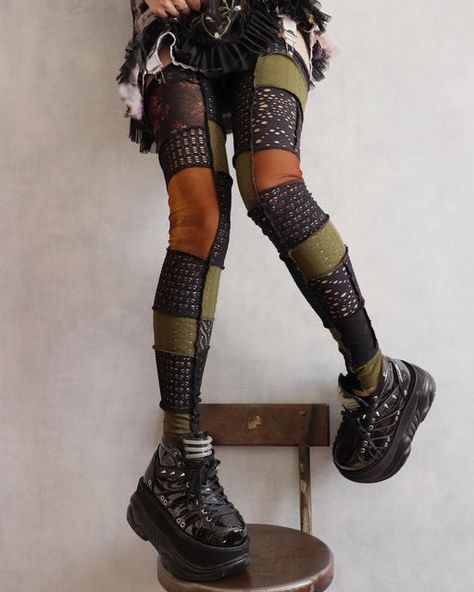 Swampcore Fashion, Goth Earthy Outfits, Eco Goth Fashion, Nature Punk Fashion, Fairy Punk Aesthetic, Faerie Goth Fashion, Cottage Punk Fashion, Forestpunk Outfits, Apocalypse Fashion Aesthetic