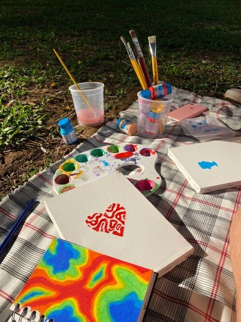 Picnic Inspiration, Seni Vintage, Picnic Date, Seni Cat Air, Artist Aesthetic, Dessin Adorable, Mini Canvas Art, Painting Art Projects, Diy Art Painting