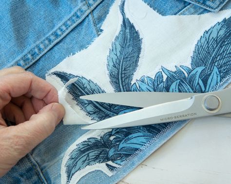 Spring upcycle: How to make an applique jean jacket Denim Refashion Upcycling Old Jeans, Applique On Denim, Applique Denim Jacket, Denim Applique Ideas, Spring Sewing Projects, Jeans Upcycle, Jean Jacket Diy, Denim Upcycle, Denim Applique