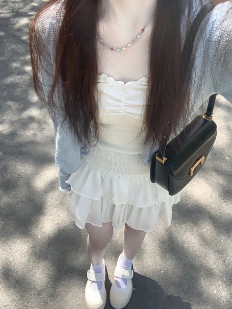 Shoujo Girl, Selfie Inspo, Summer Stuff, Aesthetic Outfit Ideas, Feminine Outfit, Really Cute Outfits, Korean Outfits, Casual Style Outfits, Outfits Summer