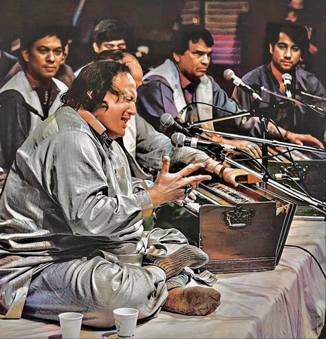 Nusrat Fateh Ali Khan Pics Hd, Indian Musical Instruments, Memories Art, Childhood Memories Art, Nusrat Fateh Ali Khan, Indian Classical Music, Baby Photo Editing, Film Posters Art, Muslim Images