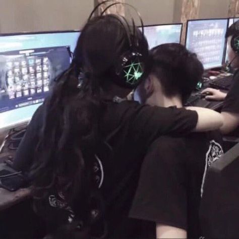 Gamer Girlfriend, Gamer Couple, Gamer Boyfriend, Gamer Boys, Grunge Couple, Gamer Boy, Boyfriend Games, Blonde Boys, Ulzzang Couple