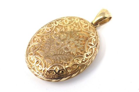 A GREAT LARGE ANTIQUE VICTORIAN 15CT YELLOW GOLD FLORAL ENGRAVED LOCKET PENDANT Antique Brass Locket, Antique Gold Locket, Engraved Locket, Antique Locket, Gold Locket, Antiques For Sale, Selling Antiques, Antique Photos, Gold Floral