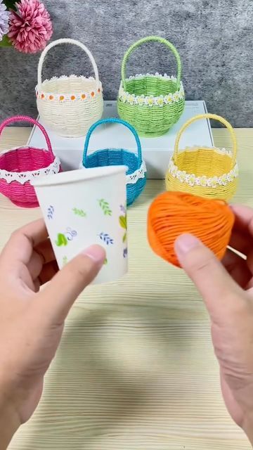 🌷👑🌷 on Instagram Make Paper Flowers, Easy Paper Crafts Diy, Quick Crafts, Hand Crafts For Kids, Handmade Paper Crafts, Paper Craft Diy Projects, How To Make Paper Flowers, Kraf Diy, Diy Paper Crafts Decoration