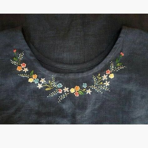 Embroidery idea on plain top Brazilian Embroidery Stitches, Embroidery Quilt, Haine Diy, Pola Bordir, Hardanger Embroidery, Embroidery Neck Designs, Pola Sulam, Embroidery Patterns Vintage, Learn Embroidery