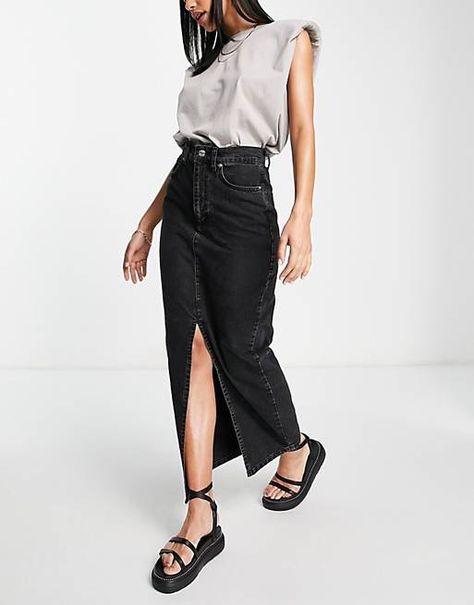 Long Black Jean Skirt, Black Denim Skirt Outfit, Long Denim Skirt Outfit, Dit Outfit, Rok Outfit, Black Skirt Outfits, Jean Skirt Outfits, Denim Street Style, Black Jean Skirt