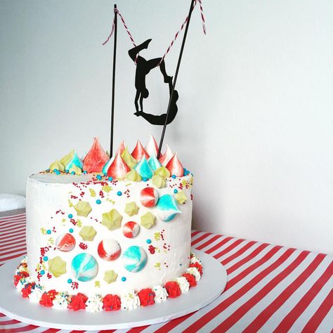 Gymnastics Cakes, Birthday Presents For Grandma, Small Birthday Parties, Swiss Buttercream, Birthday Cards For Girlfriend, Circus Cake, Stars Wedding, Birthday Cake For Husband, Cake For Husband