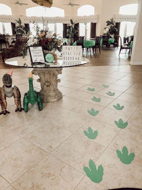 Fête Jurassic Park, Dinosaur Birthday Party Ideas, Park Birthday Party, 3rd Birthday Party For Boy, Festa Jurassic Park, Jurassic Park Birthday Party, 4de Verjaardag, Dinosaur Birthday Theme, Jurassic Park Birthday