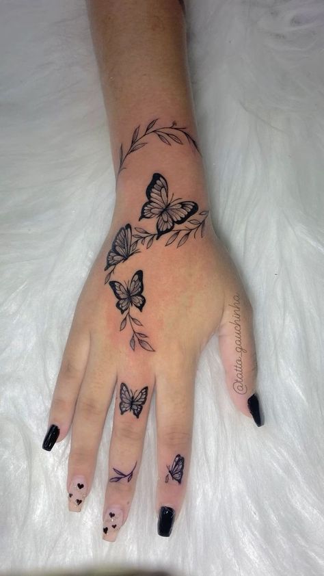 Hand Butterfly Tattoo, Tattoo Borboleta, Borboleta Tattoo, Butterfly Tattoos On Arm, Butterfly Hand Tattoo, Butterfly Wrist Tattoo, Pretty Hand Tattoos, Butterfly Tattoos For Women, Sharpie Tattoos