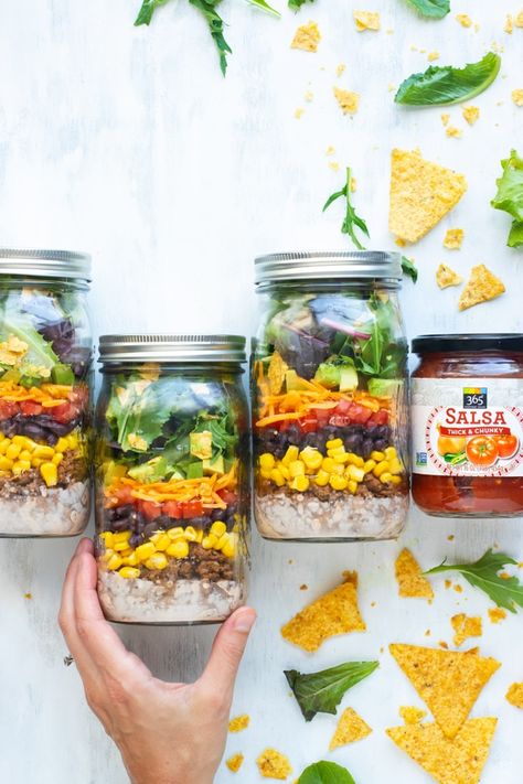 Healthy Taco Salad, Taco Salad Recipe Healthy, Easy Lunches For Work, Taco Salat, Healthy Taco, Healthy Tacos Salad, Salad Jar Recipe, Healthy Lunches For Work, Mason Jar Salad Recipes