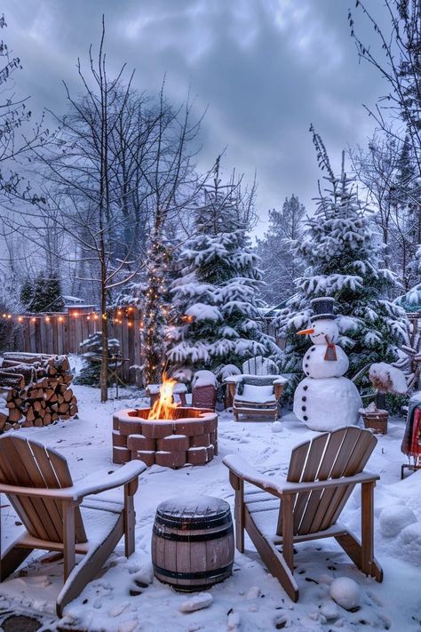 Creating a Backyard Winter Wonderland: Seasonal Decor Ideas Winter Yard Ideas, Winter Deck Decorating Ideas, Winter Wonderland Backyard, Winter Wonderland Outdoor Decorations, Backyard Winter Wonderland, Winter Decor Outdoor, Outdoor Winter Wonderland, Outdoor Winter Party, Winter Wonderland Ideas