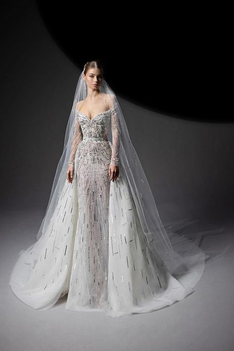 New Bridal Fashion Dress Trends for 2024 Weddingsq Zuhair Murad Bridal, Bride Elegant, Dress For Bride, Fit And Flare Wedding Dress, Dream Wedding Ideas Dresses, Wedding Dresses Beaded, Wedding Dress Fabrics, Classic Wedding Dress, Evening Dress Fashion