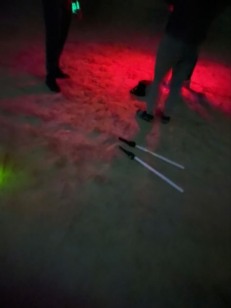 beach party // aesthetic #beach #aesthetic #beachparty glow sticks glow in the dark party #friends Dark Snap, Beach Party Aesthetic, Glow In The Dark Party, Dark Party, Party Aesthetic, Aesthetic Beach, Glow Sticks, Beach Aesthetic, Beach Party