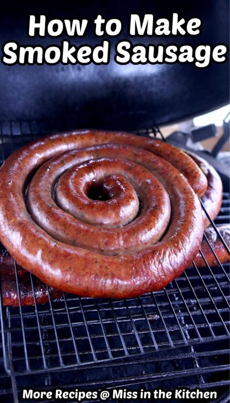 Homemade Breakfast Sausage Recipe, Quick And Easy Weeknight Dinners, Sausage Making Recipes, Home Made Sausage, Pork Sausage Recipes, Homemade Sausage Recipes, Smoked Sausage Recipes, Smoked Meat Recipes, Homemade Dinner Rolls