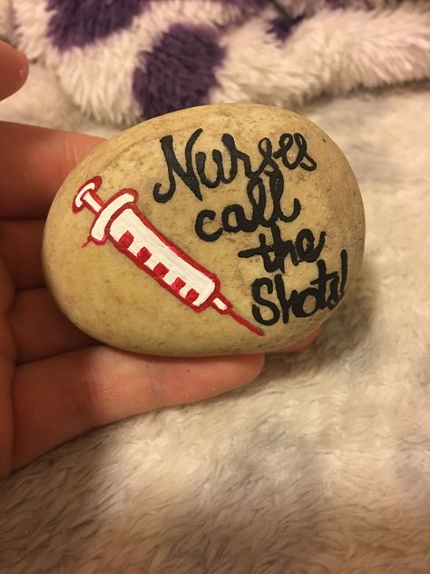 Rock painting challenge of the day... Nurses Doctor Painted Rocks, Medical Painted Rocks, Nurse Painted Rocks Ideas, Painted Rocks For Nurses, Nurse Rock Painting Ideas, Nurse Painted Rocks, Diy Rock Painting Tutorials, Nurse Painting, Diy Rock Painting