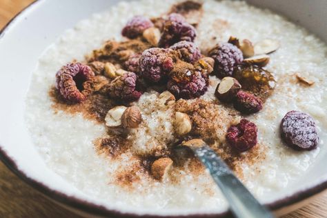 What Do People from America's Blue Zones Region in Loma Linda Eat for Breakfast? - Blue Zones Casein Protein Recipes, Healthiest Breakfast, Raspberry Breakfast, Easy Protein Meals, Healthy Protein Meals, Custard Recipes, Breakfast Options, Protein Snacks, Morning Food