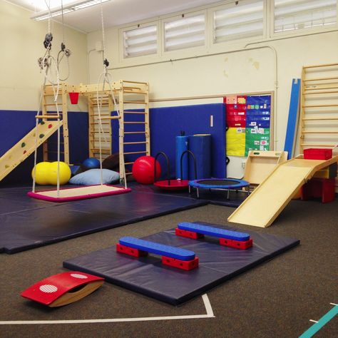 Pediatric Therapy Gym, Sensory Integration Room, Occupational Therapy Room Ideas, Pediatric Physical Therapy Clinic Design, Therapy Room Design, Occupational Therapy Room, Therapy Room Ideas, Active Playroom, Physio Clinic