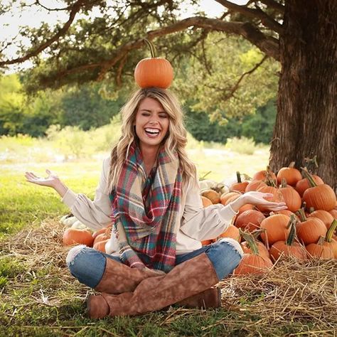 Pumpkin Patch Photography, Pumpkin Patch Photoshoot, Pumpkin Patch Pictures, Fall Photo Shoot Outfits, Cozy Sweaters Autumn, Fall Senior Pictures, Impressions Online Boutique, Fall Photoshoot, Family Photo Outfits