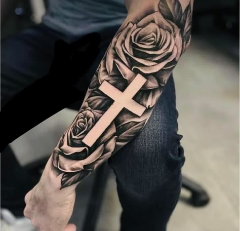 Rosen Tattoo Mann, Life Tattoo Ideas, Designer Tattoo, Half Sleeve Tattoos Forearm, Tattoo Designer, Tattoo Artist Tattoo, Beauty Tattoo, Rose Tattoos For Men, Cross Tattoos For Women