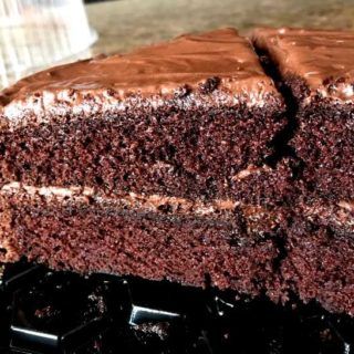 Hershey's Perfectly Chocolate Cake - Cookie Madness Box Chocolate Cake Recipes, Hersheys Chocolate Cake, Hersheys Chocolate Cake Recipe, Sour Cream Frosting, Chocolate Cake Recipes, Perfect Chocolate Cake, American Chocolate, Cookie Cake Pie, Chocolate Cake Cookies