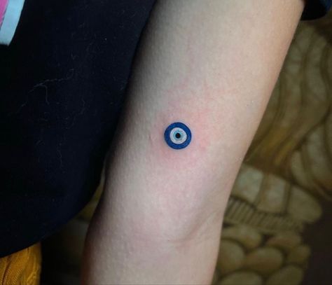 Evil Eye Tattoo Back, Devil Eye Tattoo, Eye Tattoo Back, Evil Eye Tattoo Small, Tattoo Back Of Arm, Ojo Tattoo, Eyeball Tattoo, Hip Tattoo Small, Slayer Tattoo