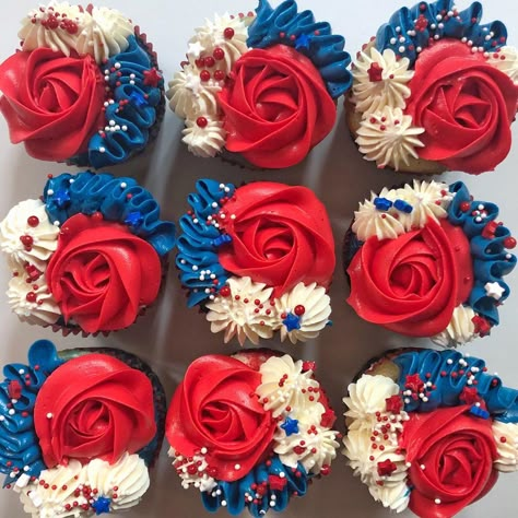 Blue And Red Cupcakes, Fourth Of July Baking, 4th Of July Cakes Ideas, Red White Blue Cupcakes, Patriot Cupcakes, Fourth Of July Cupcake Ideas, Red White And Blue Cupcakes Ideas, Patriotic Cupcakes Ideas, Red White And Blue Cakes