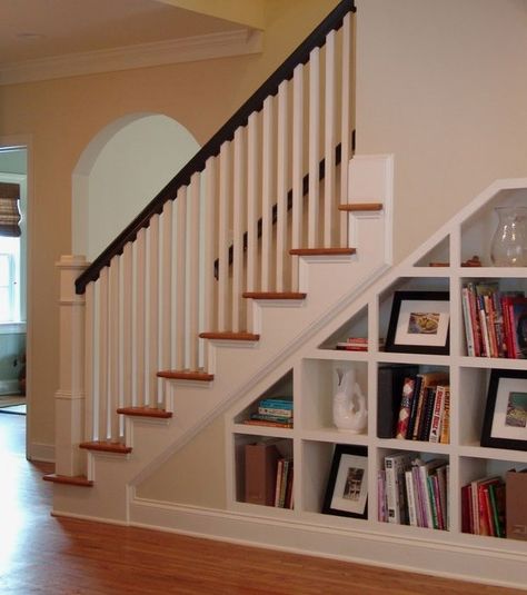 From quaint to modern, we present to you 20 awesome multipurpose bookshelf staircases that double as libraries and amazing decor centre pieces. Shelves Under Stairs, Bookcase Stairs, Staircase Bookshelf, Staircase Shelves, Stairway Ideas, Basement Staircase, Home Renovation Loan, Stair Shelves, Escalier Design