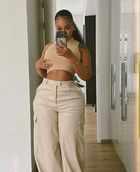 Baggy Black Pants Outfit, Baggy Pants Outfit, Dinner Fits, Plus Size Baddie Outfits, Outfits Stylish, Chic Dress Classy, Boujee Outfits, Look Plus Size, Mom Fashion