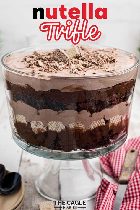 This nutella trifle is the perfect dessert for any special gathering, say for a Thanksgiving dessert, or a birthday. It's super easy to put together too, so could be a weekend dessert too. Decadent, rich and oh so comforting. New Years Eve Trifle, Fall Trifle Desserts, Thanksgiving Trifle Desserts, Dessert Trifle Recipes, Birthday Trifle, Nutella Trifle, Chocolate Layer Dessert, Wedding Recipes, Trifle Bowl Recipes