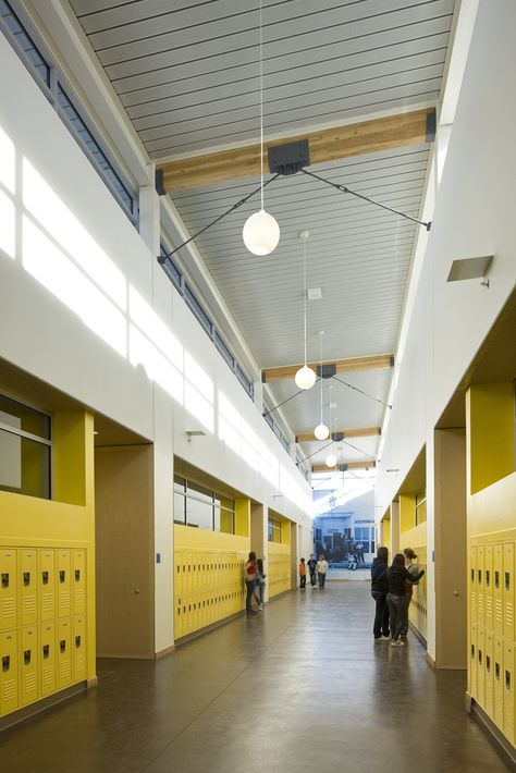 Design Office Interior, High School Design, School Building Design, School Hall, College Architecture, Interior Design Office, School Hallways, American High School, Future School