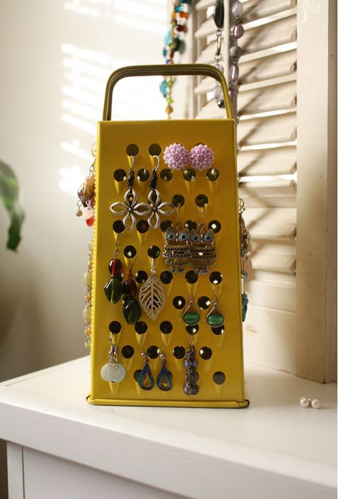 Diy Jewelry Holder, Tanah Liat, Room Inspiration Bedroom, Dream House Decor, Jewelry Holder, Aesthetic Room Decor, Cute Crafts, Room Diy, Diy Room Decor