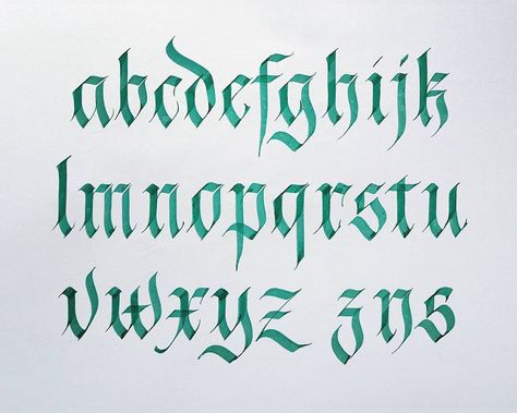 No photo description available. Fraktur Calligraphy, Traditional Chicano Tattoos, Lettrage Chicano, Gothic Letters, Gothic Calligraphy, Tattoo Lettering Alphabet, Art Chicano, Writing Calligraphy, Calligraphy Letters Alphabet