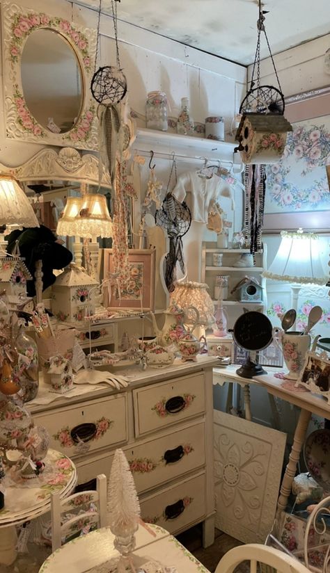 Dollhouse Inspired Bedroom, Siren Core Aesthetic Room, Angelcore Room, Ghibli House, Retreat Design, Whimsical Room, Victorian Room, Garden Nails, Decorative Wallpaper