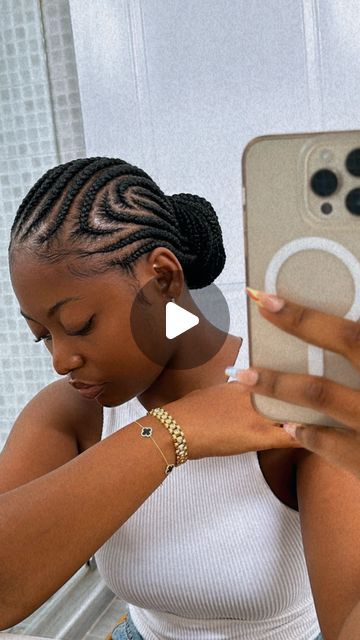 Hyran on Instagram: "Fresh braids glow✨🎀

Braids:@thenorthernbraidsbar_ 

#aliciakeysbraids #conrowstyles #braidsinspo" Curved Feed In Braids, Medium Cornrows Braids, Alicia Keys Braids Hairstyles, Freestyle Cornrows Braids, Straight Back Braids Cornrows Hairstyles, Braided Hairstyles Cornrows, Conrows Hairstyles, Straight Back Feed In Braids, Corn Row Braids