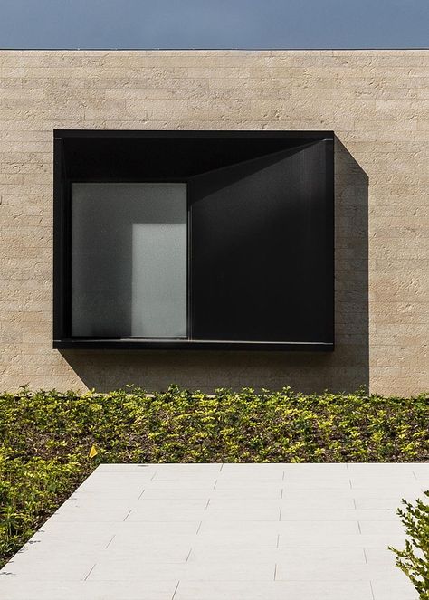 Architecture firm Mojo Stumer designed a modern house in Long Island, New York. Via @onreact Protruding Window Frame, Protruding Window, Window Frame Designs, Window Design Architecture, Window Design Modern, Window Framing, Architecture Windows, Modern Window Design, House Entry