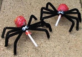 Spider Treats For Halloween Class Party Läskig Halloween, Dekorasi Halloween, Halloween Fest, Hallowen Ideas, Adornos Halloween, Manualidades Halloween, Theme Halloween, Fall Holidays, Fete Halloween