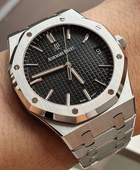 Ap Royal Oak, Buy Watch, Stylish Watches Men, Rolex Milgauss, Audemars Piguet Watches, Dream Watches, Buy Watches, Stylish Watches, Audemars Piguet Royal Oak